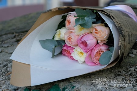 Букет пионовидных роз "Эбби Роуд"
